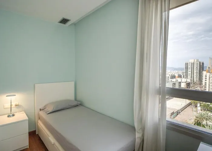 Apartman Av D'eduard Maristany, 13 *